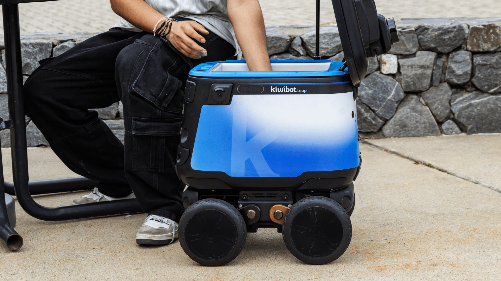 Kiwibot 